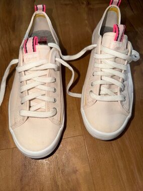Keds Light Pink Canvas Sneakers with Neon Pink Pull Tabs